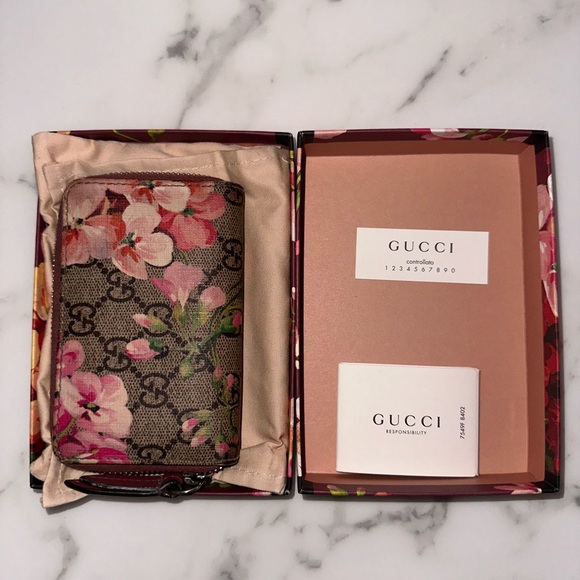 Gucci Flower Wallet - Picture 5 of 7